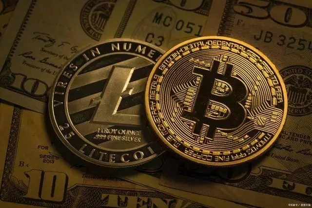比特币收复82000美元_比特币_比特币价格暴跌近40%